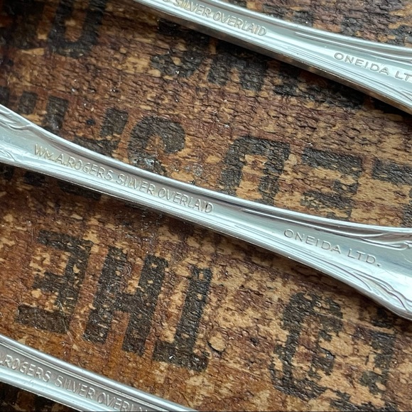Oneida Chalice Harmony 1958 SP Silverware 2 place settings Flatware